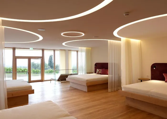 阿尔特瑞比斯查勒霍弗酒店 罗特翁特尔里特堡