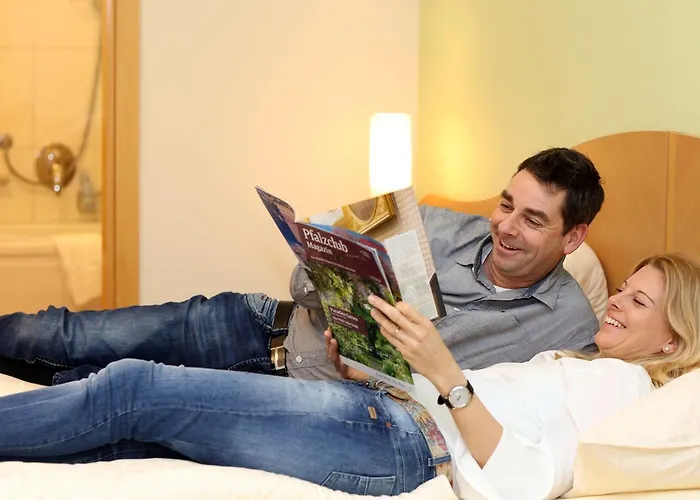 阿尔特瑞比斯查勒霍弗酒店 罗特翁特尔里特堡